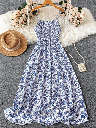 SHEIN Holidaya Plus Size Women's Ditsy Floral Holiday Casual Long Tank Dress For New Year Clothes Maxi Women Outfit