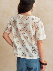 Écloséra Elegant V-Neck Short Sleeve Fitted Embroidered Hollow-Out Front Button Down Blouse, Spring/Summer For Women - White - View 2