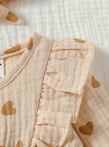 SHEIN 嬰兒女孩心形印花荷葉邊蝴蝶結前扣連體衣連髮箍