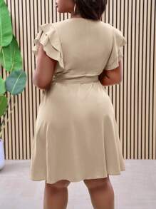 Slaydiva Vestido de talla grande con estilo envolvente, cintura anudada, volantes dobles y silueta en A, para primavera/verano y vacaciones - Caqui - Ver 3
