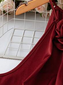 SHEIN LUNE Top cu bretele spaghete din satin 3D floral pentru femei, bluză elegantă cu volanată cu gât, pentru petrecere de vacanță, camisole și maiouri mari la modă de gamă largă, topuri pentru ieșiri, cu fundă pentru petrecere în club de vacanță, nuntă roșie, sexy, femei, femei de Paște, invitate la nuntă romantică