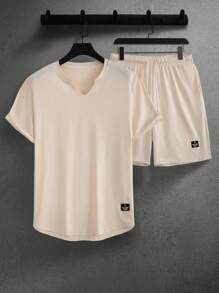 Manfinity Homme 男士字母印花V领短袖T恤和短裤休闲套装男士两件套休闲