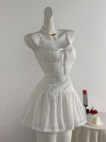 Sweetra 法式蝴蝶结系带花卉刺绣节日裙，腰部修饰芭蕾舞裙吊带连衣裙 - 白色 - 查看 3