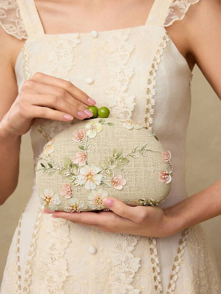 FLORAL PATCHED KISS LOCK CLUTCH BAG