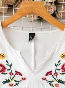 SHEIN PETITE CURVE Đầm hè cỡ lớn màu trắng thêu họa tiết, cổ tròn, không tay, viền bèo nhún, thanh lịch - trắng - Xem 5