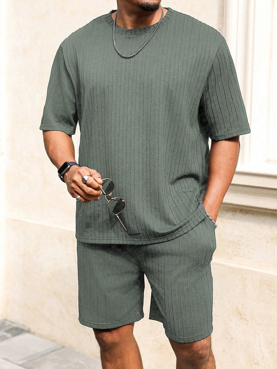 Manfinity Homme Plus Size Men's Solid Color Short Sleeve T-Shirt & Shorts Set, Fashionable For Summer - Green - View 1