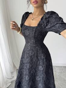 Selianne Váy đi nghỉ chữ A tay loe họa tiết hoa cúc vải jacquard trơn màu cho nữ - màu đen - Xem 6