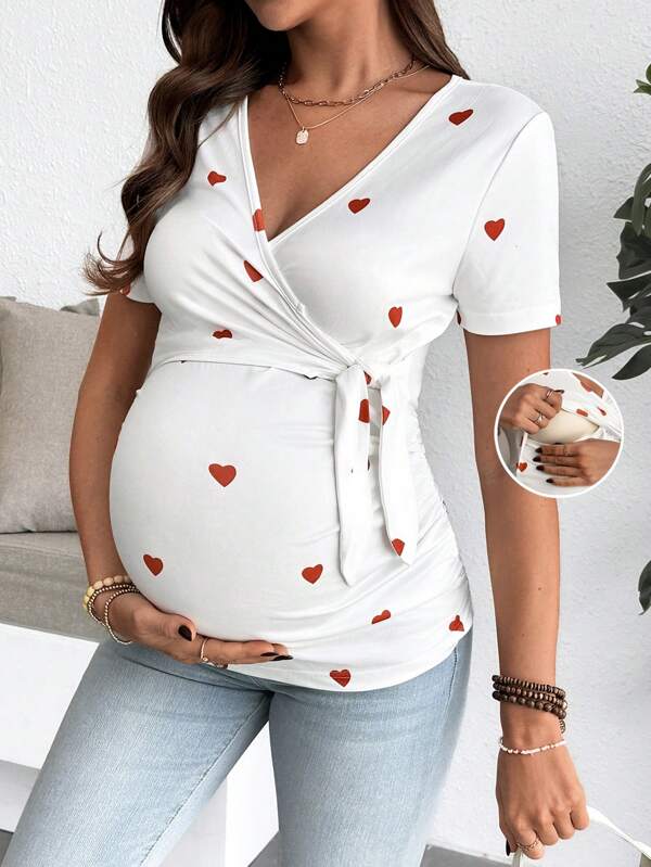 SHEIN T-shirt de maternité à manches courtes avec impression de cœur, avec fonctionnalité d'allaitement et nœud latéral