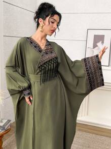 Al Najma 女士优雅提花拼布流苏蝙蝠袖阿拉伯风格连衣裙 - 軍綠色 - 查看 1