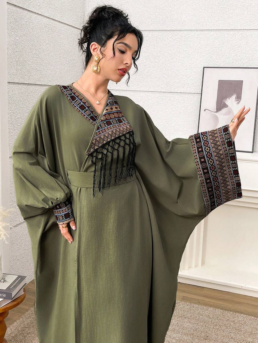 Al Najma 女士优雅提花拼布流苏蝙蝠袖阿拉伯风格连衣裙 - 軍綠色 - 查看 1