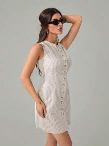 SHEIN Tall 女士优雅别致通勤前扣无袖条纹休闲迷你连衣裙，春夏，修身圆领背心裙，亚麻条纹面料，办公室通勤连衣裙，优雅时尚的通勤装，法式假日装扮，办公室警笛风格装扮，女士夏季连衣裙，茶会连衣裙 - 杏色 - 查看 3