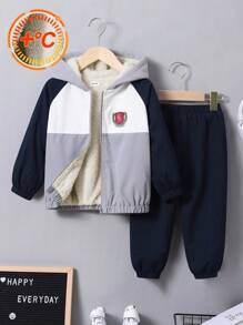 SHEIN Chico joven Cazadora con parche de letra de color combinado de manga raglán con capucha térmico con pantalones - Multicolor - Ver 1