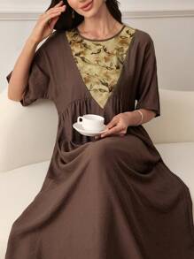Lacomfia Gaun Maxi Caftan Cokelat Panjang Longgar dengan Leher Bulat dan Motif Bunga Patchwork - Coklat - View 5