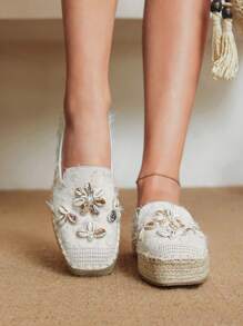 Styleloop Women's 3D Floral Decor Bohemian Style Thick Soled Flat Shoes - Beige - View 2