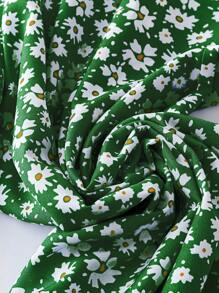 SHEIN LUNE Plus Size Women Daisy Printed Short Sleeve Casual Wide Leg Jumpsuit - Green - View 4