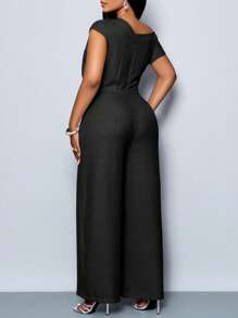 SOLERSUN 大码女装四季女装通勤优雅日常旅行休闲简约纯色露肩不对称领口肩部褶皱短袖阔腿连体裤 - 黑色 - 查看 6