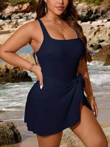 SHEIN Swim Curve Falda de traje de baño de talla grande de unicolor con bajo anudado, para playa de verano