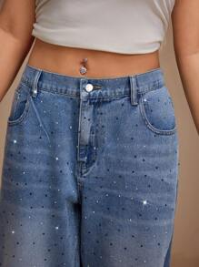 Forever 21 Jeans comodi con tasche asimmetriche e cristalli, lavaggio used, vestibilità ampia, taglie comode