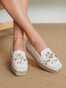 Styleloop Women's 3D Floral Decor Bohemian Style Thick Soled Flat Shoes - Beige - View 1