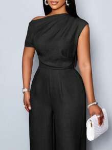 SOLERSUN 大码女装四季女装通勤优雅日常旅行休闲简约纯色露肩不对称领口肩部褶皱短袖阔腿连体裤 - 黑色 - 查看 3