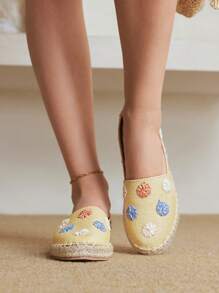 Styleloop Women's Round Toe Flat Daisy Jute Rope Casual Vacation Slip-On Shoes, Boho Style - Yellow - View 6