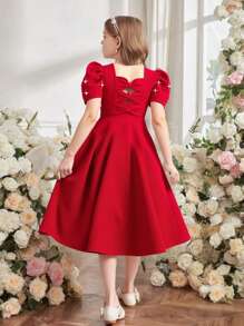 女童红色纯色短袖连衣裙，年轻女士红色串珠泡泡袖连衣裙，露背蝴蝶结设计，时尚甜美复古风格，优雅公主裙