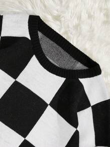 RueChic Men Square Pattern Crew Neck Regular Sweater - Black and White - View 3