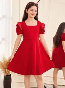 SHEIN Vestido elegante para niña preadolescente con decoración hecha a mano de flores de rosa 3D, cuello cuadrado simple y elegante, dobladillo con volantes, línea de cintura alta-baja, color rojo, apropiado para boda, fiesta, niña de las flores, cumpleaños