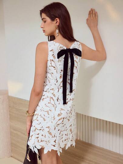 MOTF STUDIO 刺绣拼色蝴蝶结A字连衣裙