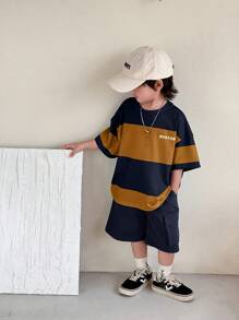 SHEIN 2 pièces/set T-shirt casual polyvalent confortable et short cargo ample pour garçons. Assortiment de couleurs, convient pour le printemps/été, la vie quotidienne, les sports, l'extérieur, l'école, les fêtes, les vacances, les séances photo