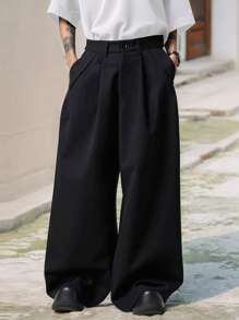 Manfinity Homme Men's Loose Casual Solid Color Pleated Waist Long Pants,Mature Casual Pants For Men. These Men's Pants Are Low-Key And Versatile In A Classic Black Tone. The Fabric Has A Fine Texture And Is Comfortable To Wear And Is Suitable For Many Occasions. The Waist Is Designed With A Semi-Loose Design, Which Provides A Comfortable Wearing Experience And Adds A Sense Of Leisure And Fits A Wide Variety Of Body Shapes.  These Trousers Are An Indispensable Item In A Man's Wardrobe And A Great Gift For A Boyfriend Or Husband. - Black - View 1