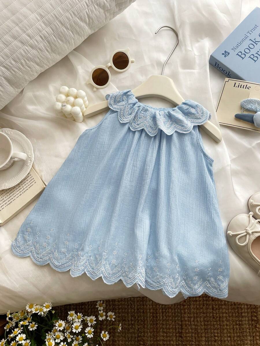 SHEIN 女婴可爱夏季休闲蓝色花卉图案荷叶边连衣裙 - 藍色 - 查看 1