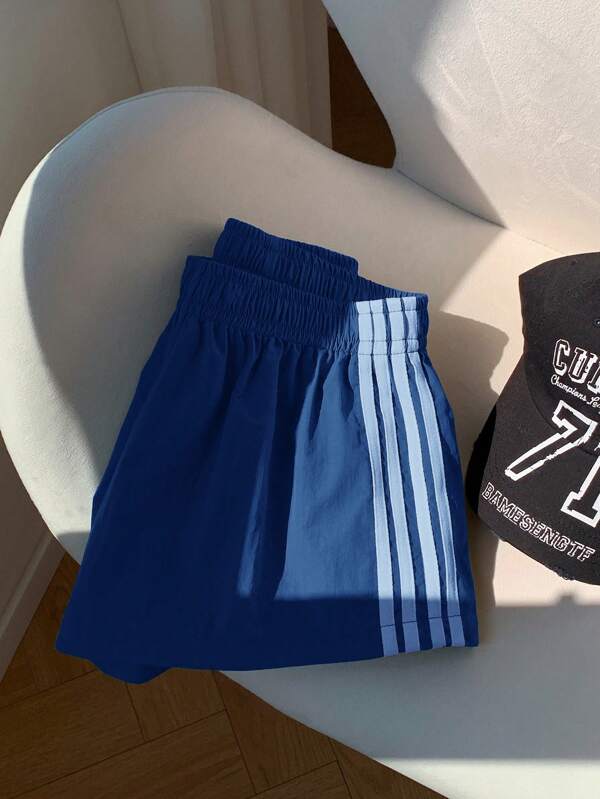 Comfortcana Pantaloni scurți casual cu dungi contrastante pentru femei, mărime plus