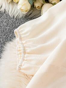 SHEIN LUNE Blusa feminina com design francês, manga curta/manga pétala, decote em V, botões decorados, tecido texturizado de alta qualidade, tamanho grande - Damasco - Ver 5