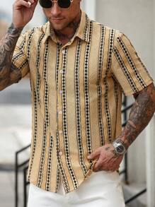 Manfinity RSRT Camisa Casual Solta de Manga Curta e Abotoamento Simples com Listras para Homens, Camisa Amarela, Camisas de Verão Masculinas, Top Amarela Masculina