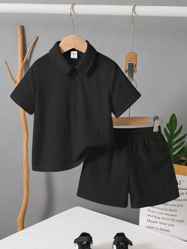 SHEIN 2 paquets Ensemble T-shirt Polo et short pour jeune garçon, style sport décontracté, style collège rétro avec col mao. Tenue pour jeunes garçons adaptée pour les fêtes d'anniversaire, soirées, représentations, mariages, baptêmes, cérémonies d'ouverture, usage quotidien, école, voyages, sport, printemps et été