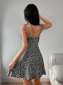 Breezaya 花卉印花肩带中长连衣裙，女士波西米亚风露背，结饰，褶皱胸部无袖细肩带常规款式短款黑色碎花吊带女式短裙，春夏，休闲日常穿着迷你短款女装 - 黑色 - 查看 2