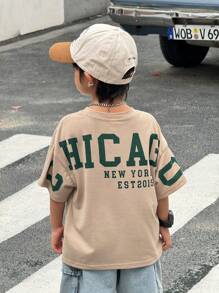 SHEIN 1 Piece 小男孩休闲运动学院街头可爱度假宽松日韩风圆领T恤后背字母适合返校适合生日派对、晚会、演出、婚礼、洗礼、开幕式日常适合日常穿着适合上学适合旅行适合运动适合春夏季节 - 卡其色 - 查看 3