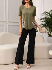 Mulvari 1pc V-Neck Patchwork Print Elegant Asymmetrical Hem T-Shirt For Middle-Aged & Elderly Women