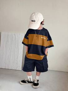 SHEIN 2 pièces/set T-shirt casual polyvalent confortable et short cargo ample pour garçons. Assortiment de couleurs, convient pour le printemps/été, la vie quotidienne, les sports, l'extérieur, l'école, les fêtes, les vacances, les séances photo