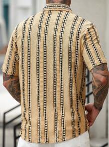 Manfinity RSRT Camisa Casual Solta de Manga Curta e Abotoamento Simples com Listras para Homens, Camisa Amarela, Camisas de Verão Masculinas, Top Amarela Masculina