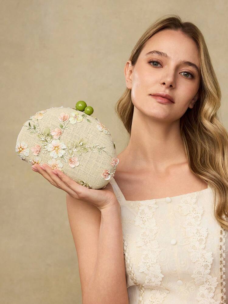 FLORAL PATCHED KISS LOCK CLUTCH BAG