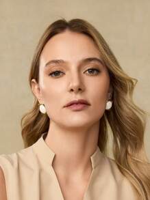 MOTF PREMIUM Pendientes con perla artificial con forma geométrica cuadrada chapados en oro de 18k