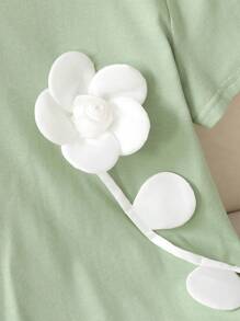 SHEIN Tween Girls Round Neck Short Sleeve T-Shirt With 3D Floral Decorative Collar