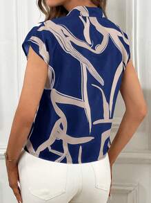 SHEIN Privé Blusa De Manga Murciélago Con Estampado Gráfico, Cuello De Lazo Para Mujeres Trabajadoras
