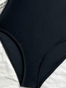 SHEIN TEENGIRL Black & White Contrast Color One-Piece Swimsuit, Minimalist One-Piece Swimwear For Beach Vacation Swim Suits For Teens One Piece Swim Suits For Teen Girl One Piece One Piece Bathing Suit For Teens One Piece Bathing Suit For Teen Bathing Suits For Teens One Piece