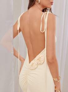 L'Amorae 女式夏季优雅纯色 3D 花卉装饰露背细肩带连衣裙 - 黃色 - 查看 1