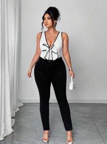 Elenzga Body elegante de punto blanco con cuello en V profundo y decoración de lazo para mujer talla grande, ajuste ceñido - Blanco - Ver 6