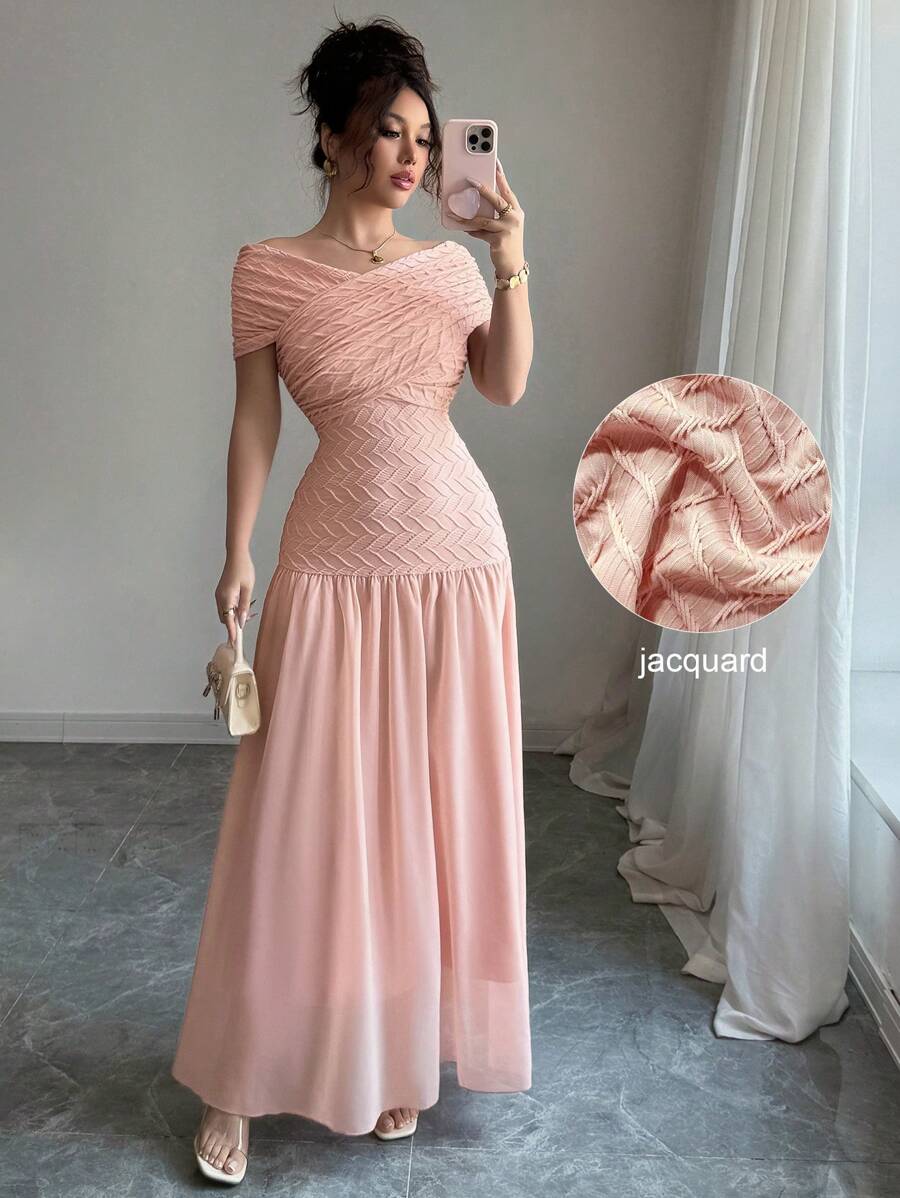 Modelyn 女式纯色弹性纹理拼布透视露肩连衣裙 - 粉色 - 查看 1