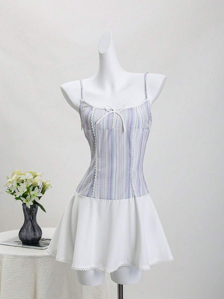 SHEIN Unity Vestido de tirantes con volantes en el bajo, estampado patchwork a rayas de colores dulces - Multicolor - Ver 1